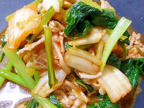 ご飯に合います!小松菜入りの豚キムチ炒め